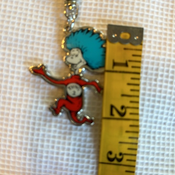 Universal Studios Thing 2 keychain - Picture 8 of 8